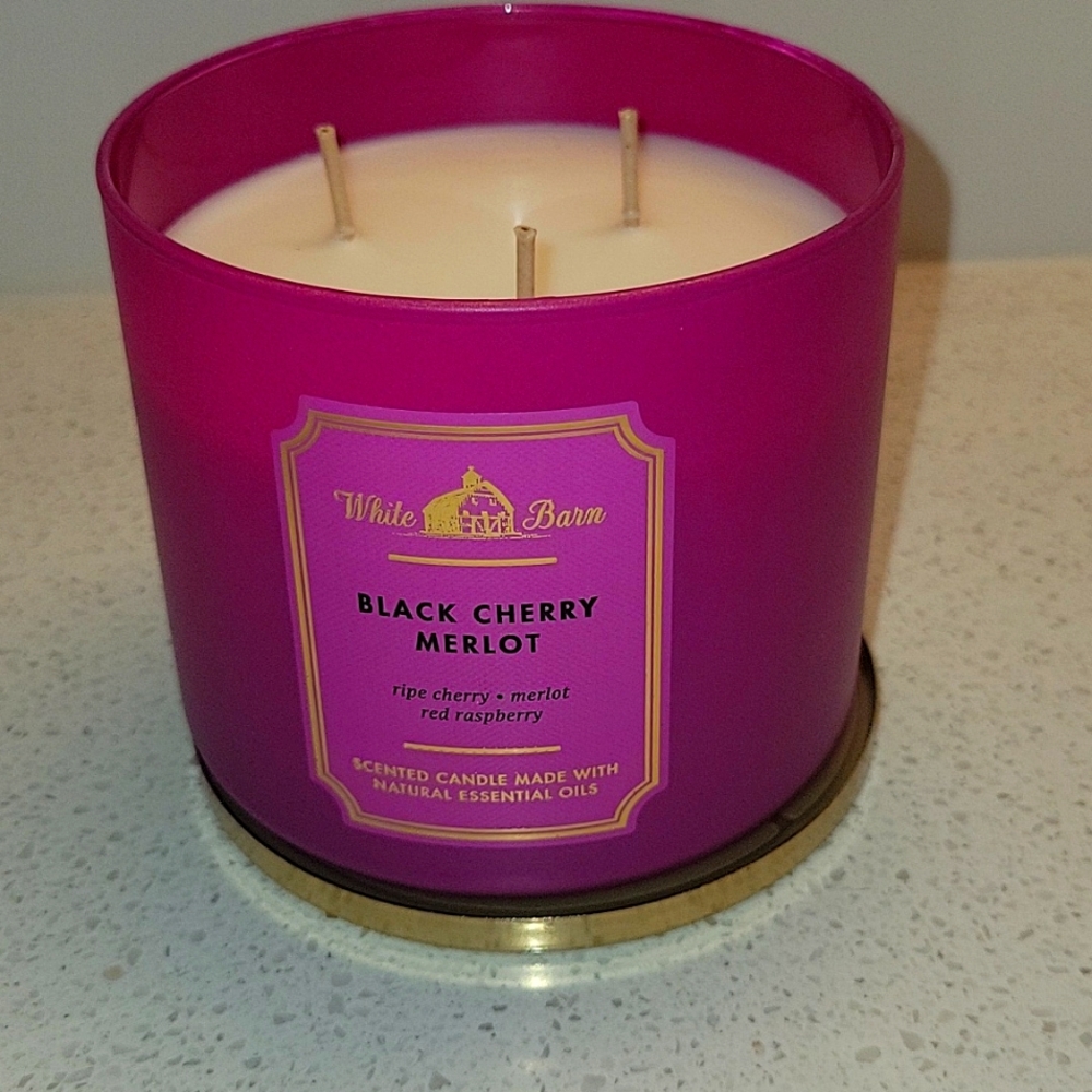 White Barn Candle|Size 14.5 oz|Black Cherry Merlot